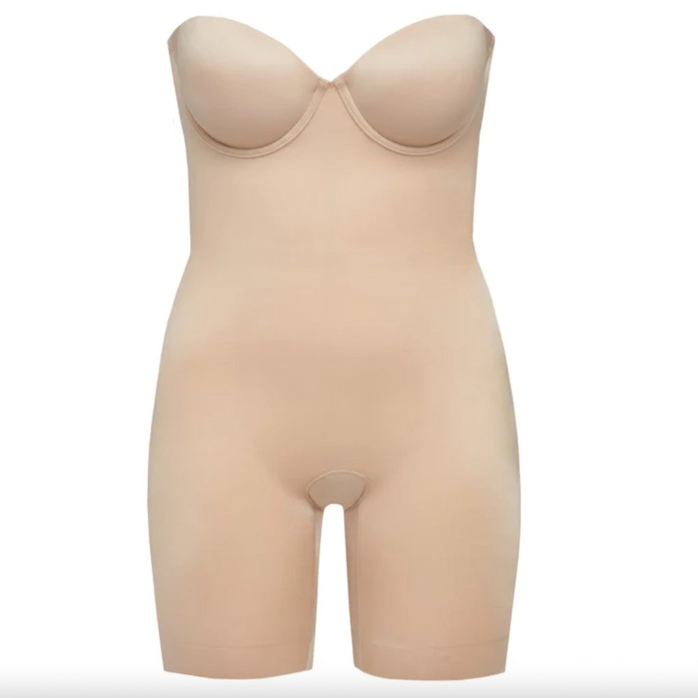 NWT Spanx Suit Your Fancy Strapless Cupped Mid Thigh Bodysuit Size Medium